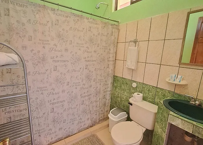 Georgi, Junquillal Hotel Veintisiete de Abril