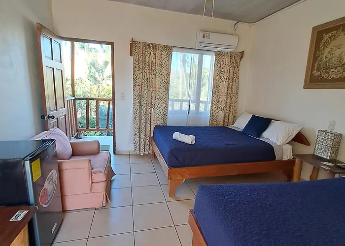 Georgi, Junquillal Hotel 3*